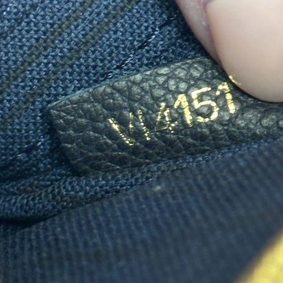 Louis Vuitton Pouch Citadine Accessories - Picture 15 of 16